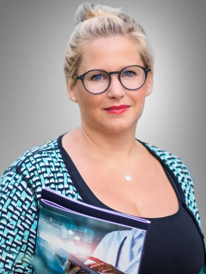 DR. SZALÓKI KATALIN